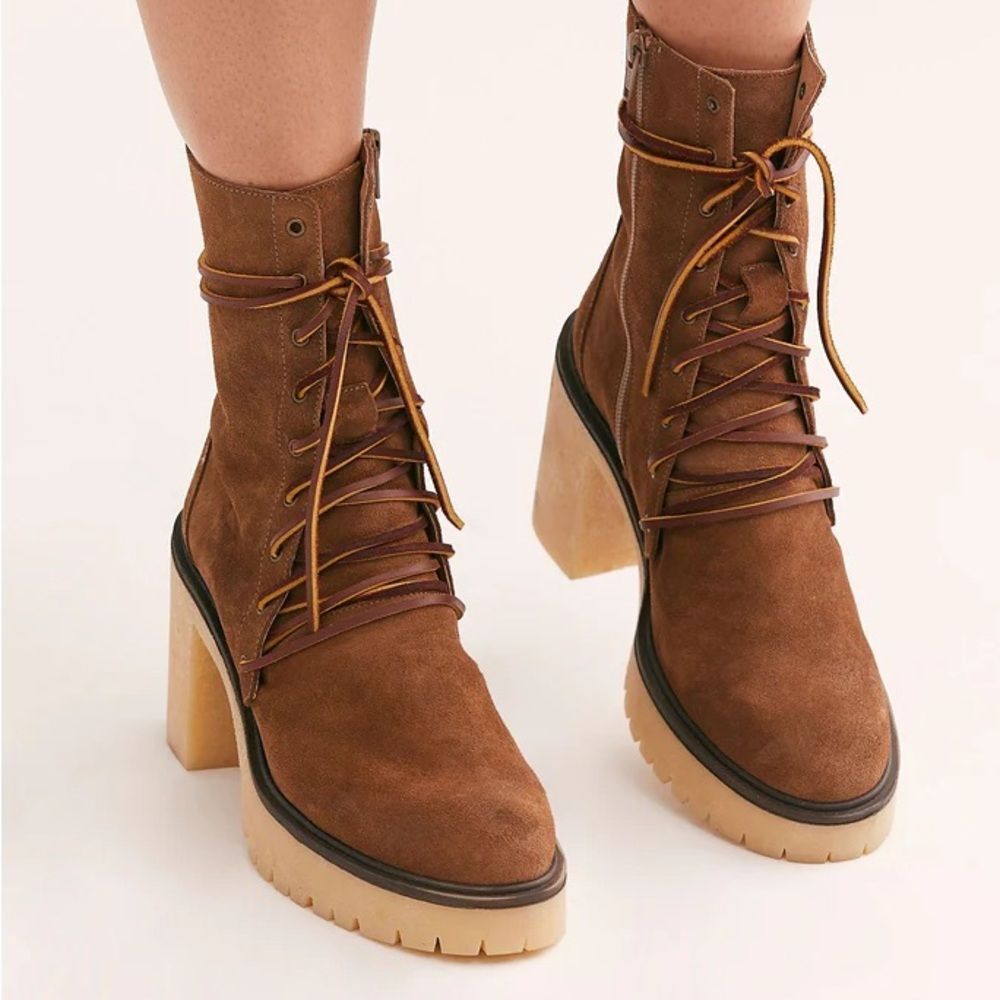 Free People Dylan Lace Up Chunky Heel Boots in Brown Suede | Size 37/6.5